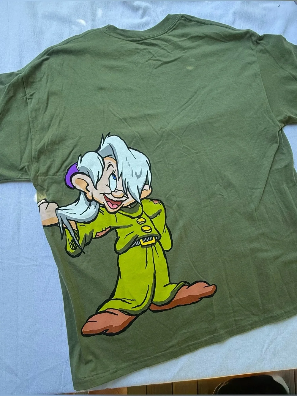 Size 2X Disneyland Grumpy Dopey Dwarf Graphic Olive Green Men’s T-Shirt